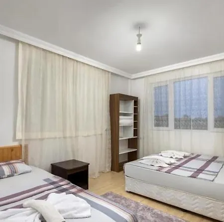 Flora Cirali Homestay *