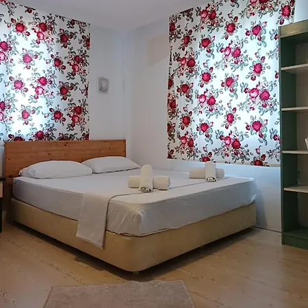 Rum i privatbostad Flora Cirali