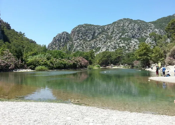 Flora Cirali منزل للإقامة *