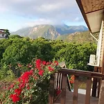 Flora Cirali Gazde/Camere de închiriat