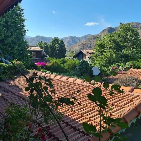 Flora çıralı Quarto em Acomodações Particulares