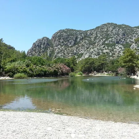 Flora çıralı Pansiyon *