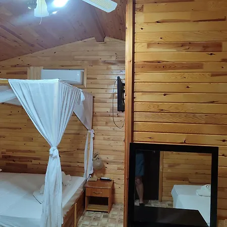 Flora Cirali בית אירוח קמר