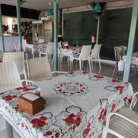 Flora Cirali Δωμάτια σε οικογενειακή κατοικία *