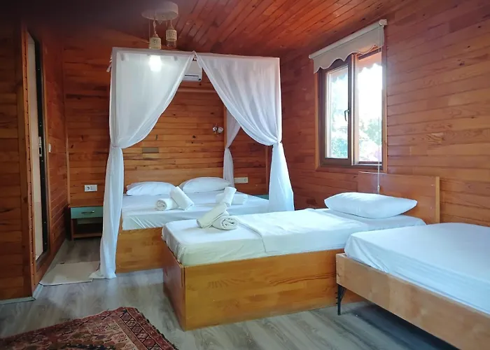 Homestay Flora Cirali *