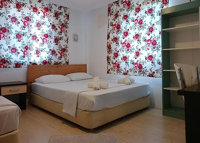 Homestay Flora Cirali