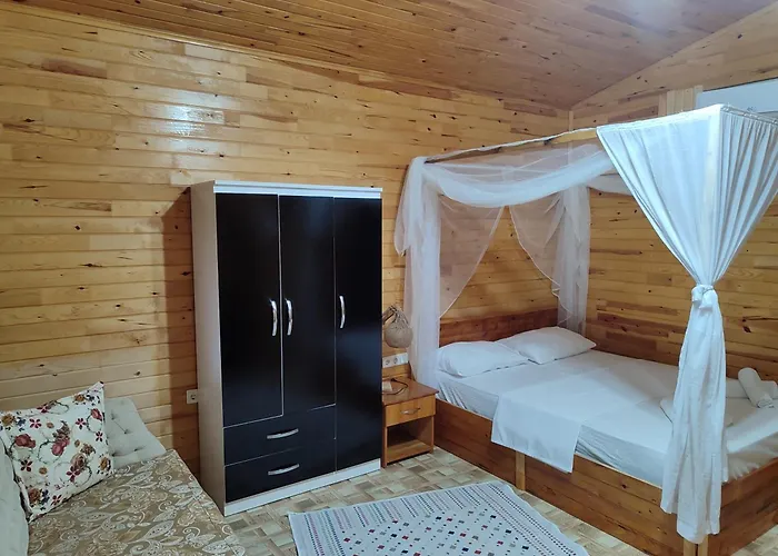 Homestay Flora Cirali *